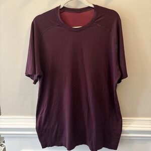 Lululemon Crewneck  Active Lightweight Workout Tshirt Men's Size XL SPELLOUT
